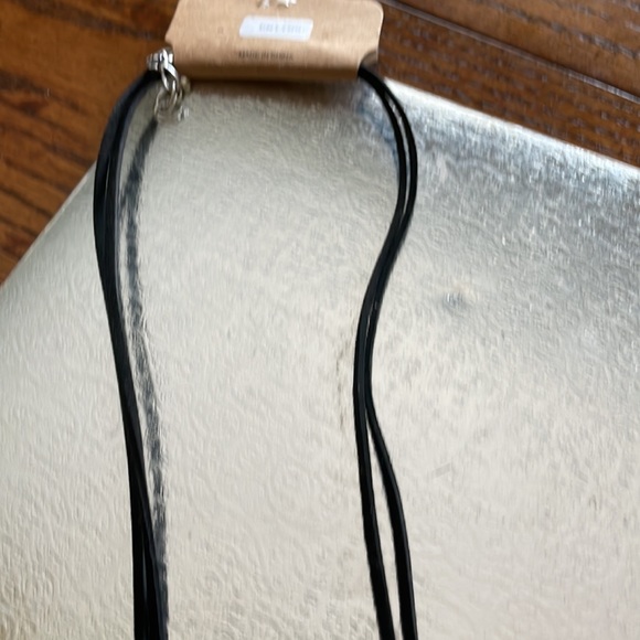 NWT Black and Silver Necklace - Picture 2 of 2